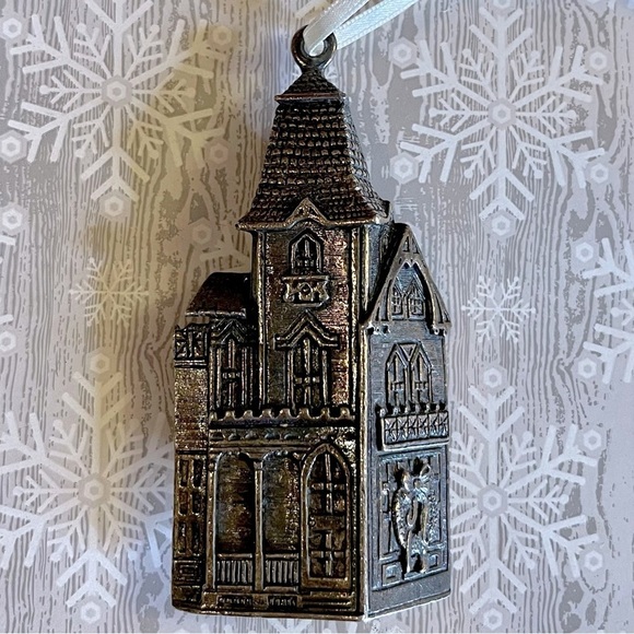 VNTG Reed and Barton Village Collection Silver Plate “Christmas House” ornament - Picture 1 of 9